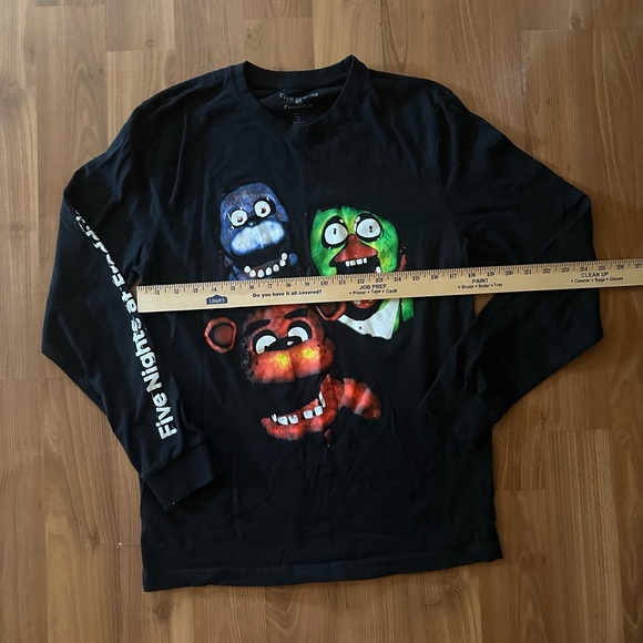 Five nights at Freddy’s long sleeve T-shirt, size medium FNAF 🐻 - Picture 2 of 7